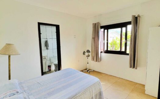 Casa na Praia Real com 3 dormitórios