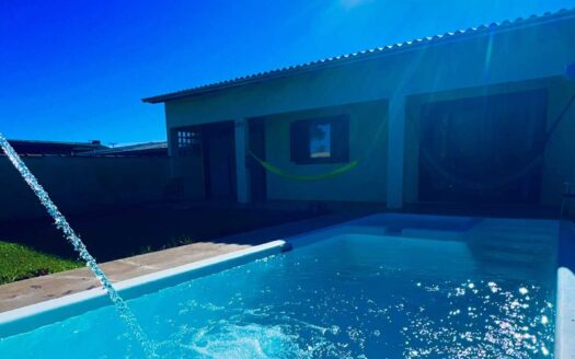 Casa na Praia Real com 3 dormitórios